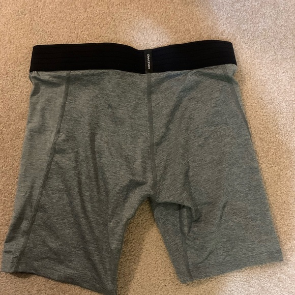 Nike pro shorts - Picture 2 of 3